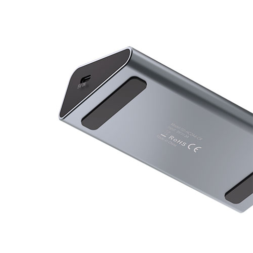 新しいパソコンと調和するスタイリッシュなデザイン